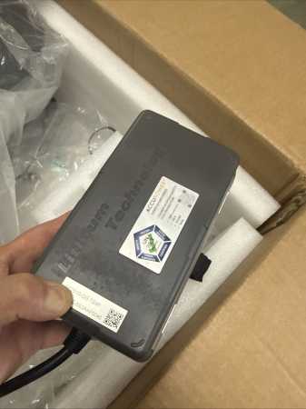 Lithium Akku 25,9V/10,4Ah, AccuPower®, Zerkratzen auf Akkugehäuse, ganz neu nie gebraucht, Ladegerät inklusiv